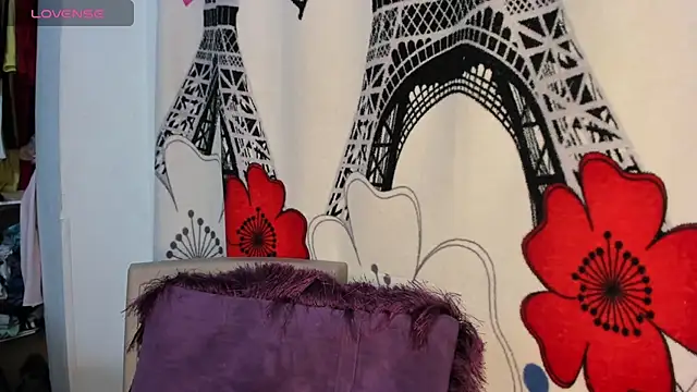 Snapshot of hanaa_18 chatting on October 25, 2025, 11:54 pm hanaa 18 online show from October 25, 2025, 11:54 pm