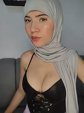 hanaa 18 online show from April 13, 2026, 9:09 pm