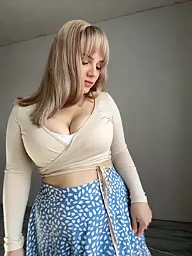 Snapshot of Juuice chatting on October 23, 2025, 12:37 pm Juuice online show from October 23, 2025, 12:37 pm