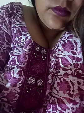 Snapshot of _Redwine_ chatting on February 23, 2025, 7:07 pm Redwine online show from February 23, 2025, 7:07 pm