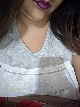 Snapshot of _Redwine_ chatting on February 24, 2025, 6:15 pm Redwine online show from February 24, 2025, 6:15 pm