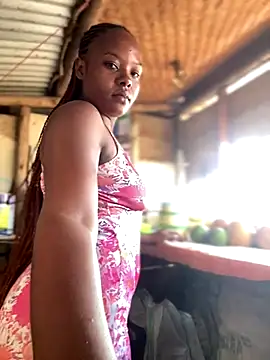 Snapshot of Dellah26 chatting on September 19, 2025, 7:21 am Dellah26 online show from September 19, 2025, 7:21 am