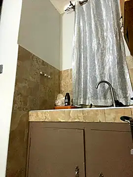 Snapshot of Dellah26 chatting on November 10, 2025, 5:01 pm Dellah26 online show from November 10, 2025, 5:01 pm