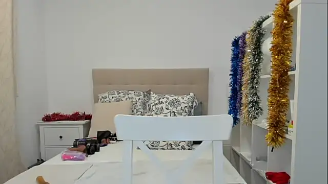 emmita69  online show from December 20, 2025, 2:29 am