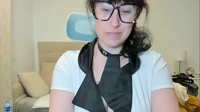 emmita69  online show from February 16, 2026, 11:12 pm