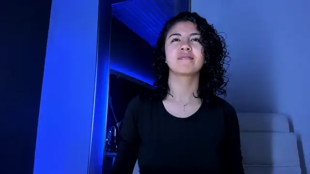 Amareto  online show from October 19, 2025, 2:07 pm