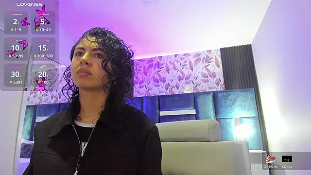 Snapshot of Amareto_ chatting on February 5, 2026, 11:04 am Amareto online show from February 5, 2026, 11:04 am