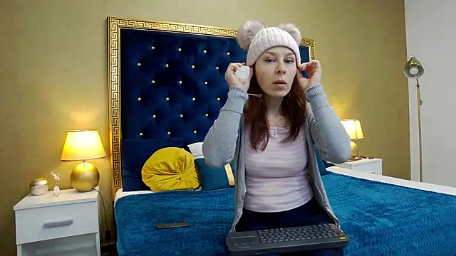 Snapshot of HaileyMoonn chatting on December 17, 2024, 4:34 am HaileyMoonn online show from December 17, 2024, 4:34 am