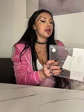 sexynalaa online show from January 15, 2025, 4:11 pm
