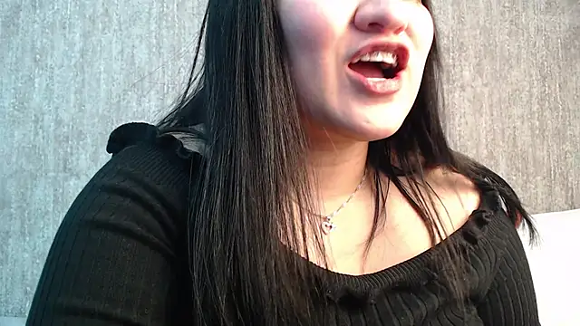 Snapshot of dannarossy_ chatting on December 6, 2024, 10:49 am dannarossy online show from December 6, 2024, 10:49 am