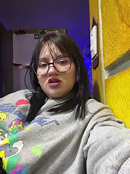 Snapshot of dannarossy_ chatting on December 19, 2024, 7:29 am dannarossy online show from December 19, 2024, 7:29 am