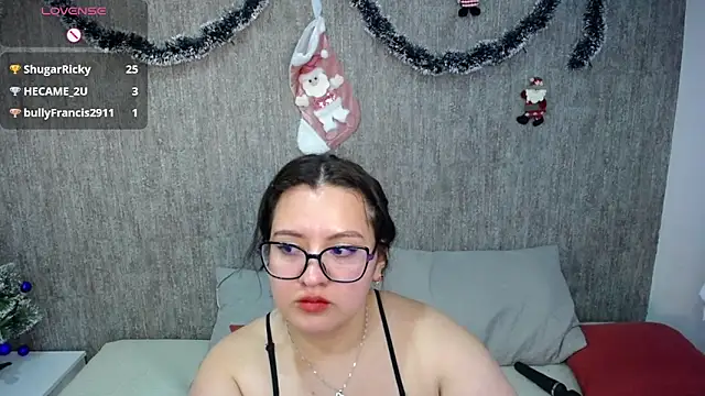 Snapshot of dannarossy_ chatting on January 3, 2025, 7:06 am dannarossy online show from January 3, 2025, 7:06 am