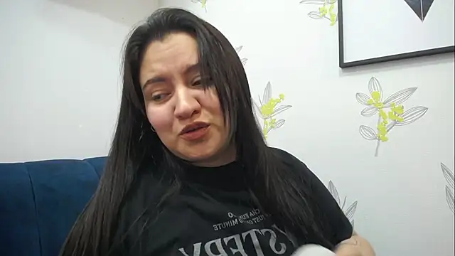 Snapshot of dannarossy_ chatting on March 21, 2025, 12:39 pm dannarossy online show from March 21, 2025, 12:39 pm