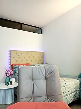 Snapshot of Helleamazing chatting on October 2, 2025, 2:18 am Helleamazing online show from October 2, 2025, 2:18 am