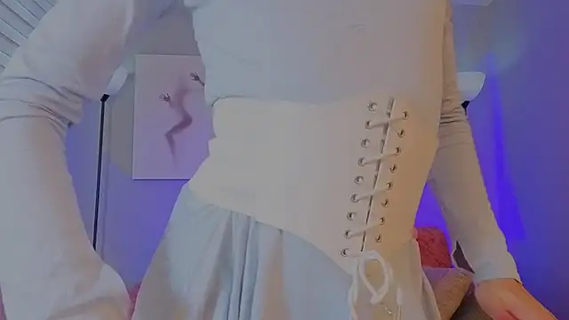 Juliana Saenzz online show from February 9, 2026, 10:25 pm