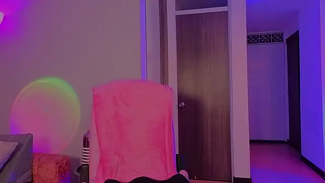 Juliana Saenzz online show from May 23, 2026, 6:23 pm