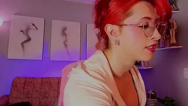 Juliana Saenzz online show from June 21, 2026, 10:56 pm