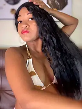 AleezaFrench online show from June 1, 2026, 1:24 pm