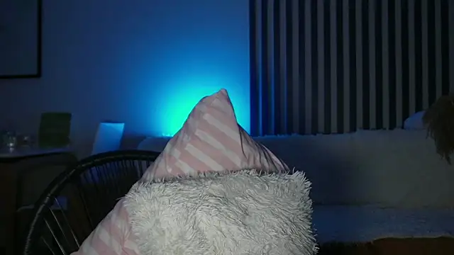 Snapshot of LoveCuteKitty chatting on September 25, 2025, 8:23 pm LoveCuteKitty online show from September 25, 2025, 8:23 pm