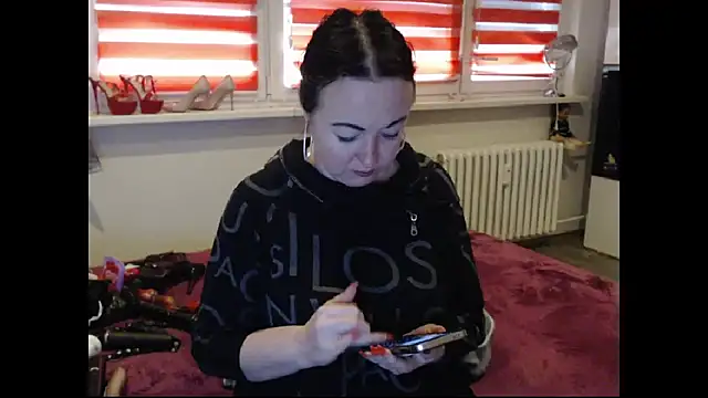 Alexie33 online show from April 8, 2026, 12:49 pm