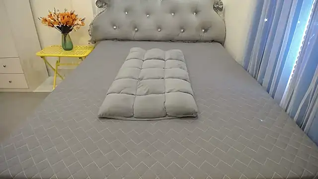 Snapshot of Lavender_Sweet chatting on October 2, 2025, 3:24 am Lavender Sweet online show from October 2, 2025, 3:24 am