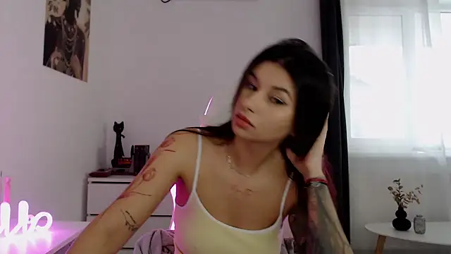 Simply the best online show from November 28, 2025, 1:25 pm