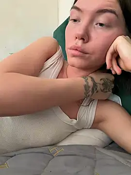 Lisaaa Alisa online show from April 10, 2026, 7:02 am