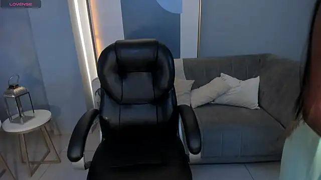 Snapshot of JessicaWilliams1 chatting on October 5, 2025, 8:34 am JessicaWilliams1 online show from October 5, 2025, 8:34 am