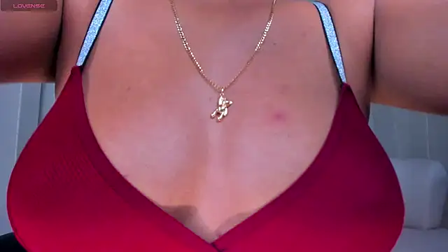 Snapshot of JessicaWilliams1 chatting on October 6, 2025, 9:51 am JessicaWilliams1 online show from October 6, 2025, 9:51 am