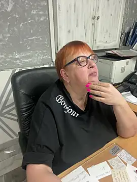 Klio5678 online show from April 5, 2026, 8:06 pm