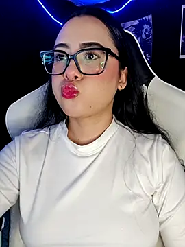 Snapshot of Janna_mnt chatting on October 28, 2025, 5:11 am Janna mnt online show from October 28, 2025, 5:11 am