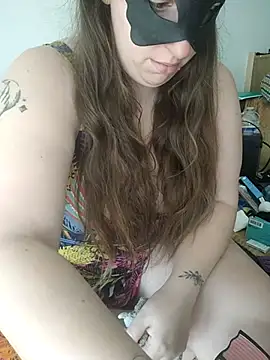 FrancaiseLynne online show from March 16, 2025, 9:27 am