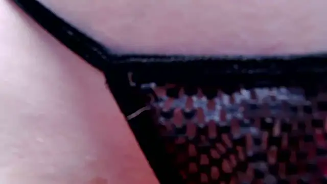 Snapshot of caarlywhitee chatting on October 16, 2025, 1:50 am caarlywhitee online show from October 16, 2025, 1:50 am