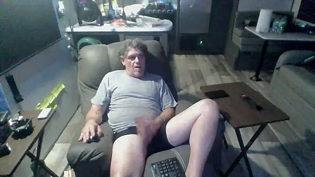 Snapshot of lateniter chatting on March 1, 2026, 6:48 am lateniter online show from March 1, 2026, 6:48 am