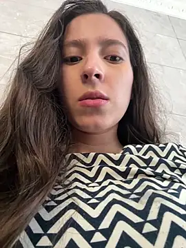 LittleDoll    online show from January 6, 2025, 5:06 pm