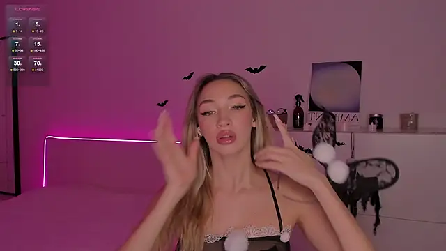 Snapshot of bailey_kat chatting on October 31, 2025, 6:42 pm bailey kat online show from October 31, 2025, 6:42 pm