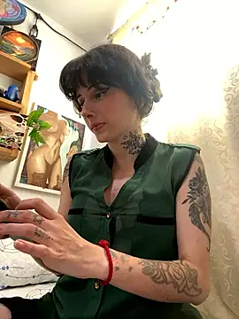 LiliJones  online show from January 10, 2026, 6:20 pm