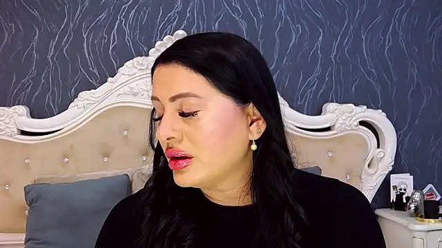 Lauren Saint online show from October 1, 2025, 2:45 pm