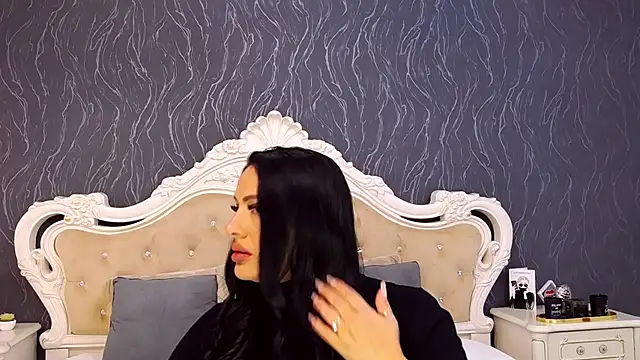 Lauren Saint online show from October 2, 2025, 2:13 pm