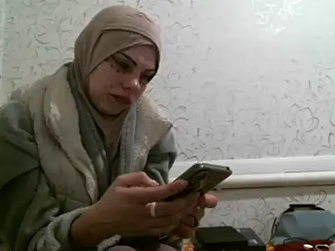 Snapshot of Julie_Silver chatting on February 25, 2025, 6:09 pm Julie Silver online show from February 25, 2025, 6:09 pm