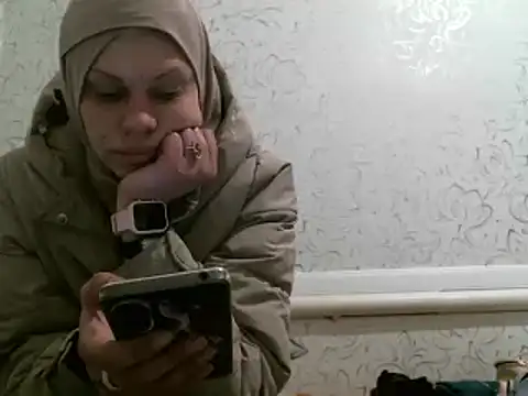 Snapshot of Julie_Silver chatting on February 26, 2025, 3:41 pm Julie Silver online show from February 26, 2025, 3:41 pm