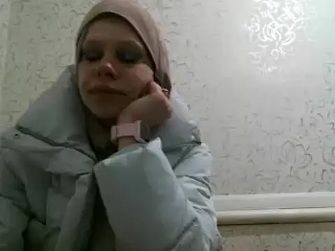 Snapshot of Julie_Silver chatting on February 26, 2025, 6:43 pm Julie Silver online show from February 26, 2025, 6:43 pm