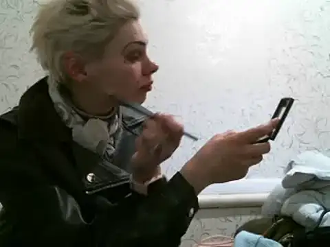 Snapshot of Julie_Silver chatting on March 2, 2025, 1:27 pm Julie Silver online show from March 2, 2025, 1:27 pm