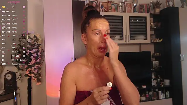 Snapshot of SheilaRyan chatting on October 22, 2025, 5:08 am SheilaRyan online show from October 22, 2025, 5:08 am