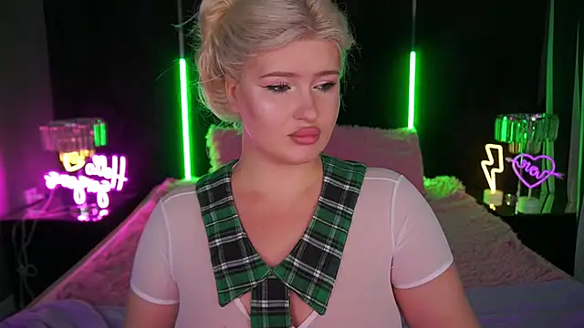 CocoSecretss online show from October 7, 2025, 6:43 am