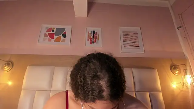 Snapshot of Dollar-girl chatting on December 29, 2024, 5:54 pm Dollar-girl online show from December 29, 2024, 5:54 pm