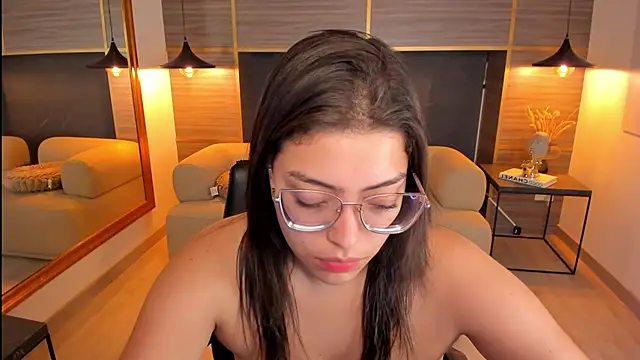 Snapshot of Dollar-girl chatting on April 19, 2026, 6:10 pm Dollar-girl online show from April 19, 2026, 6:10 pm