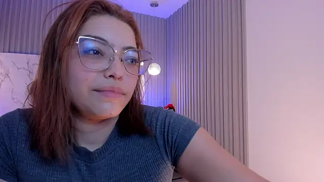 Snapshot of Dollar-girl chatting on May 14, 2026, 12:39 am Dollar-girl online show from May 14, 2026, 12:39 am