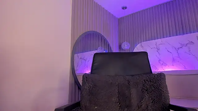 Snapshot of Dollar-girl chatting on May 28, 2026, 1:58 am Dollar-girl online show from May 28, 2026, 1:58 am