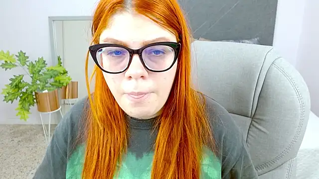 Snapshot of lucie_nicolls chatting on December 12, 2024, 8:10 pm lucie nicolls online show from December 12, 2024, 8:10 pm